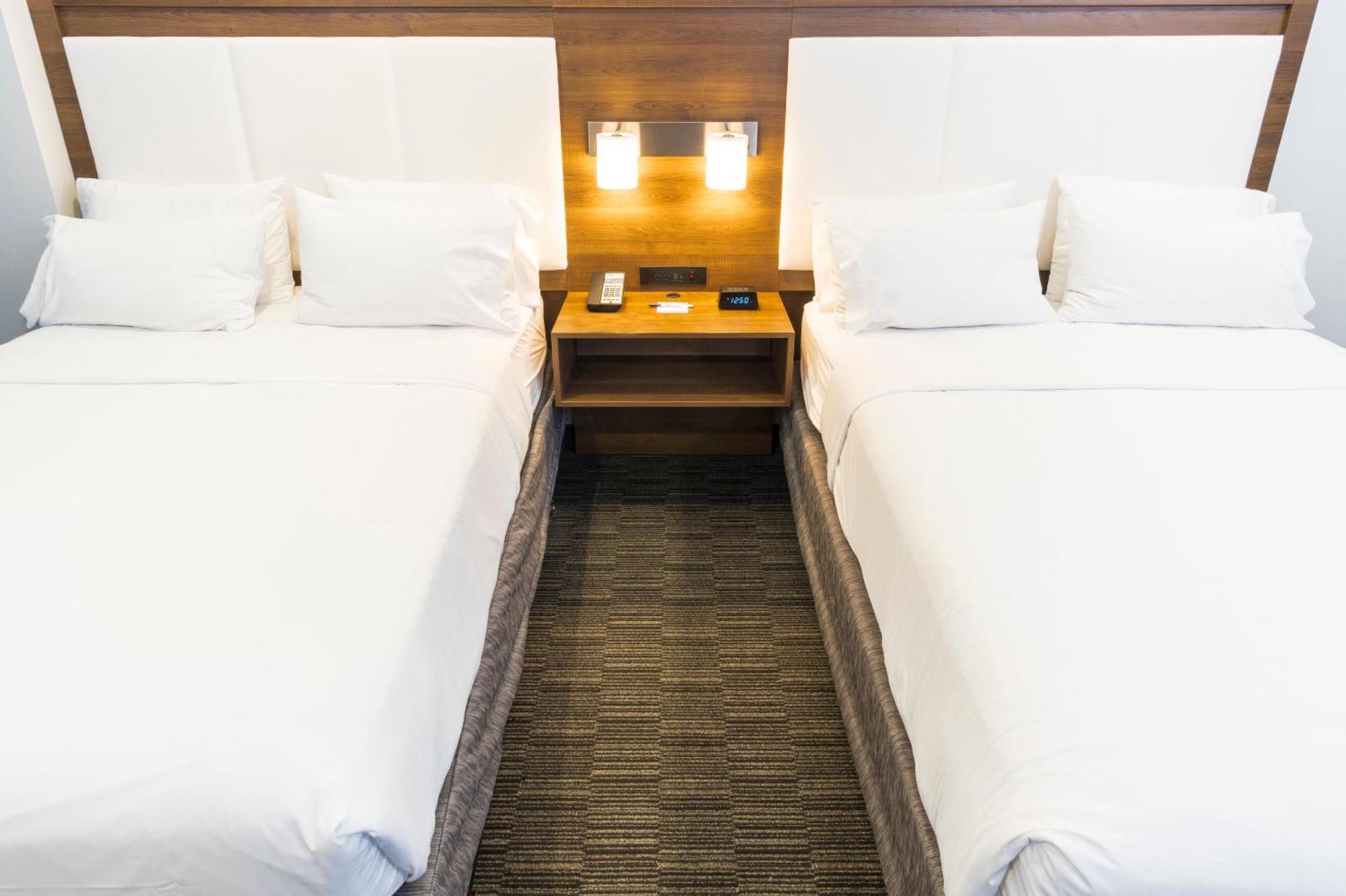 Queen Suite with Two Queen Beds,1276002190:JPEG