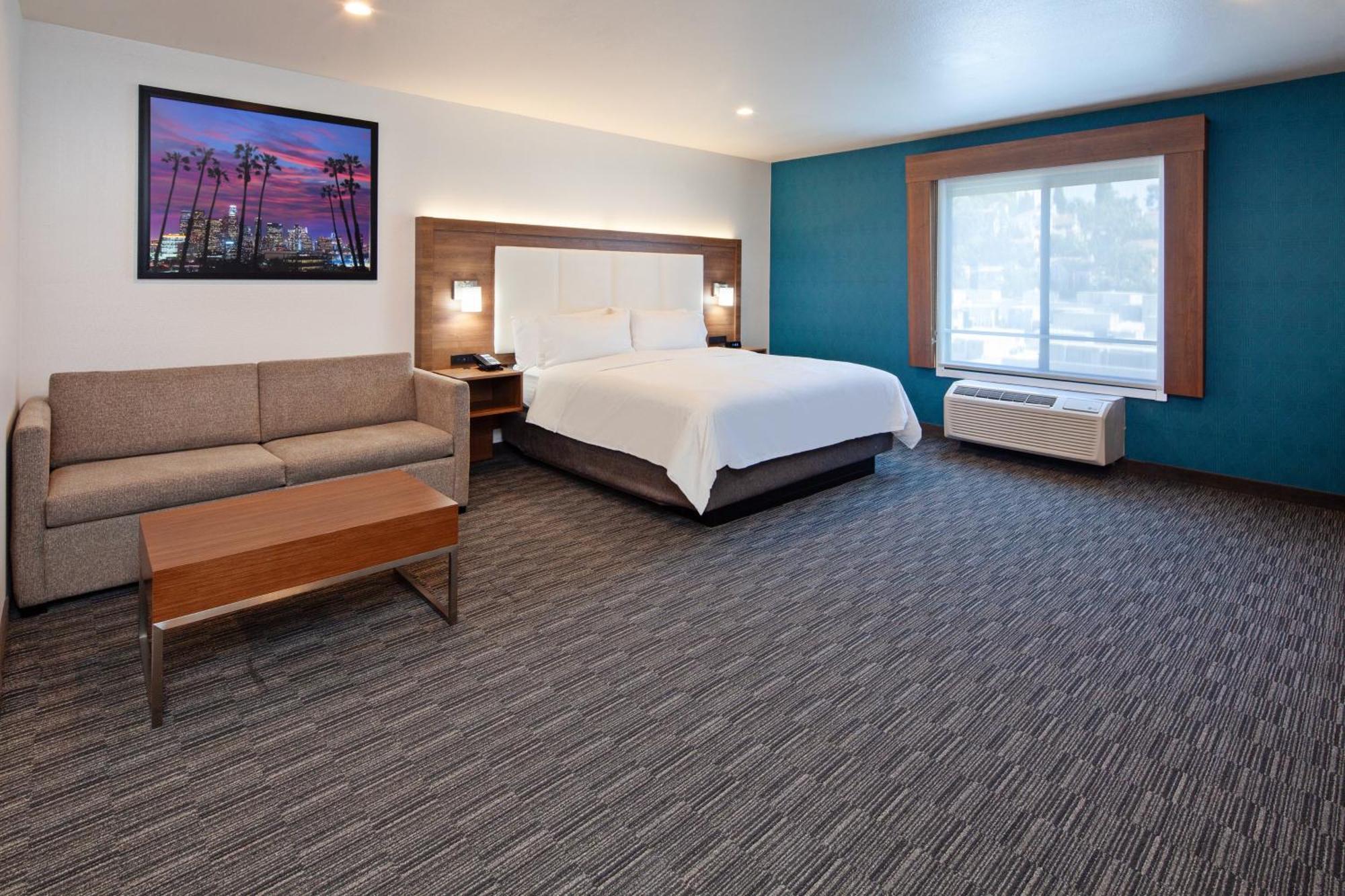 Executive Suite - Non-Smoking,1275995917:JPEG