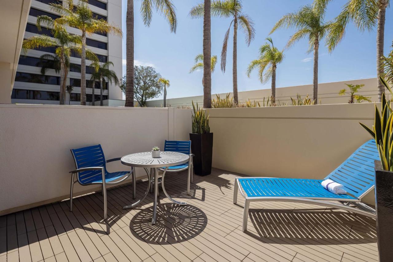Studio Suite Parlor Pool access Poolside,1498839196:JPEG