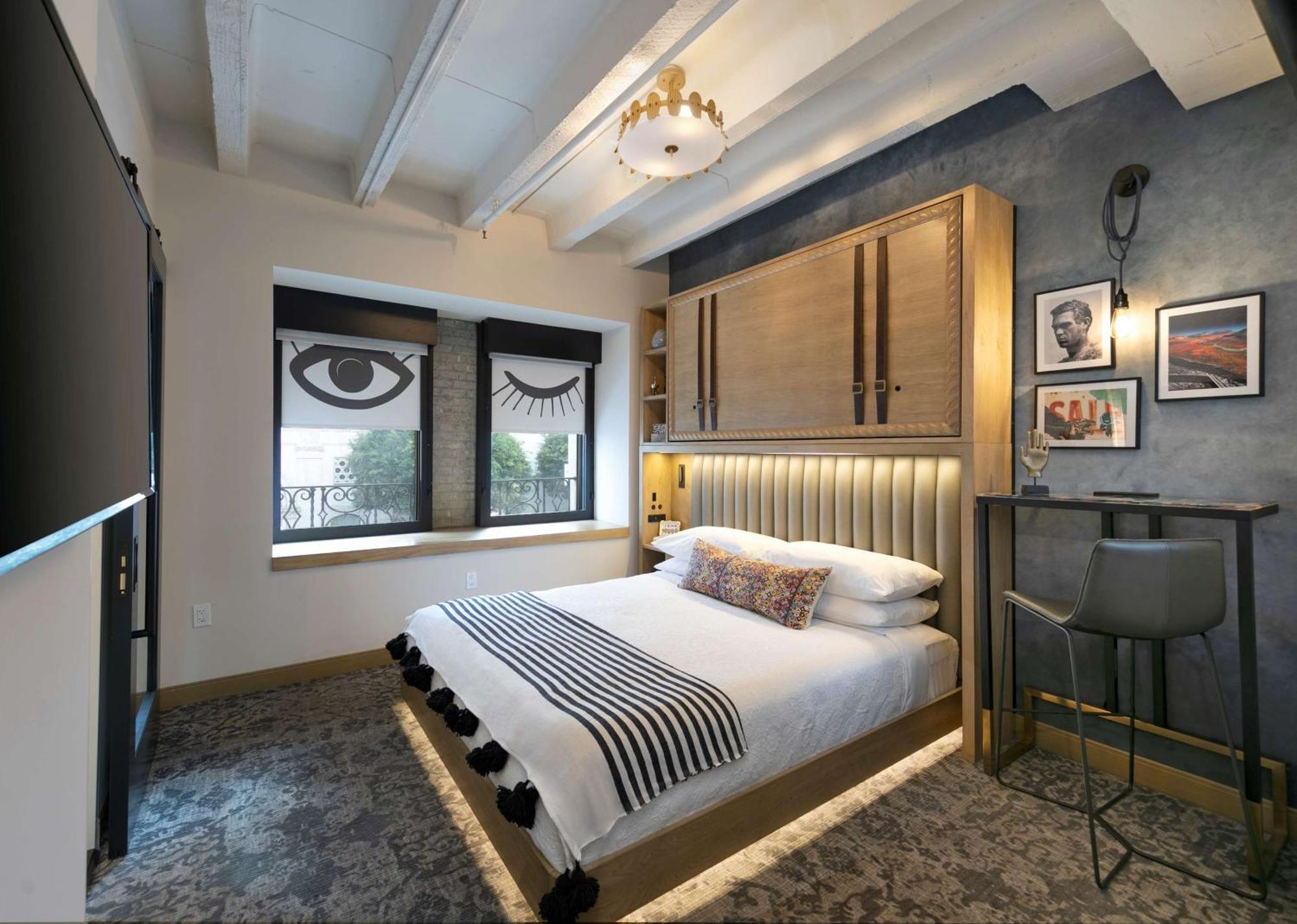 Quarto King Deluxe com Banheira - Acessível a Pessoas com Mobilidade Condicionada