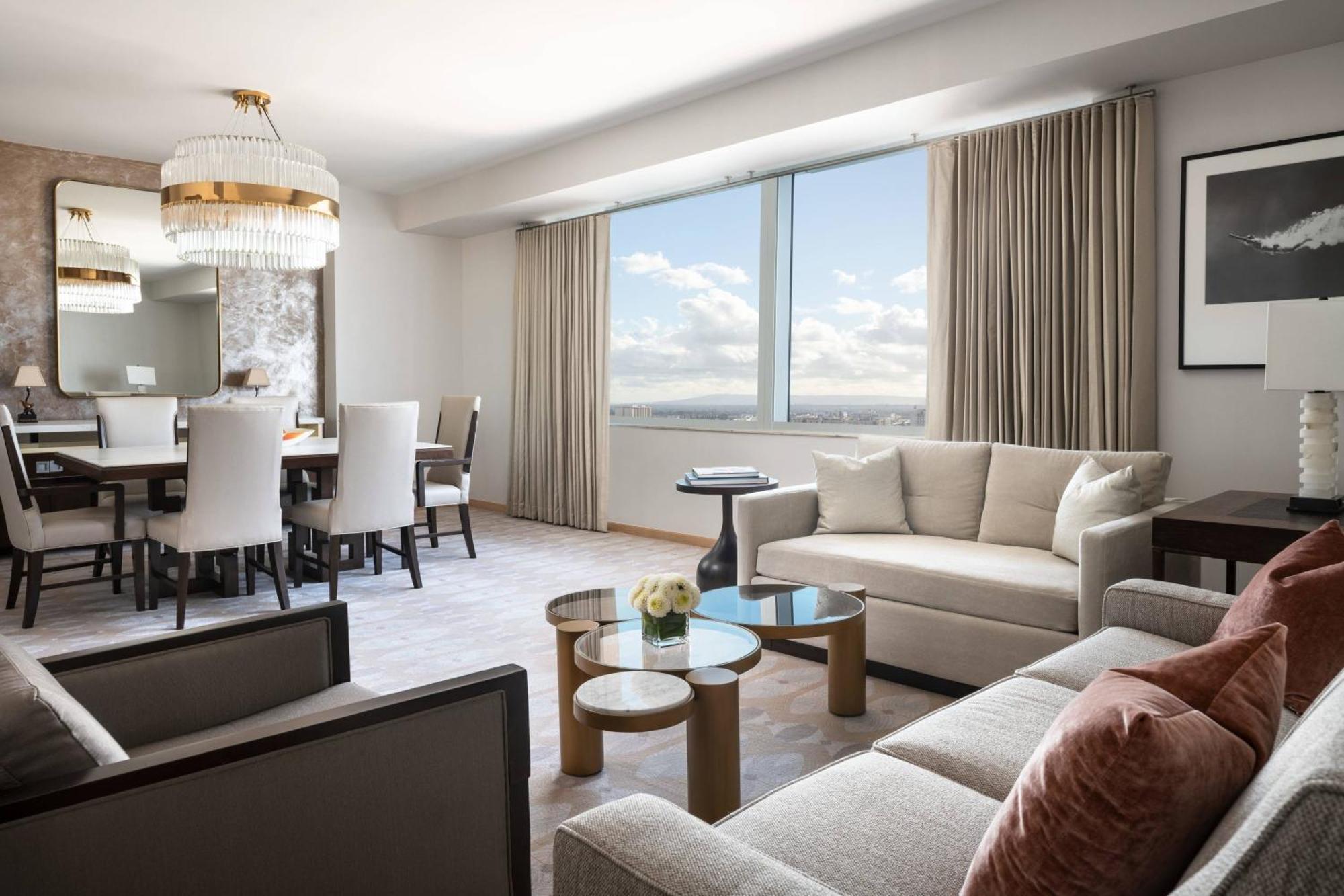 Executive Suite Club Lounge Access,1554167839:JPEG