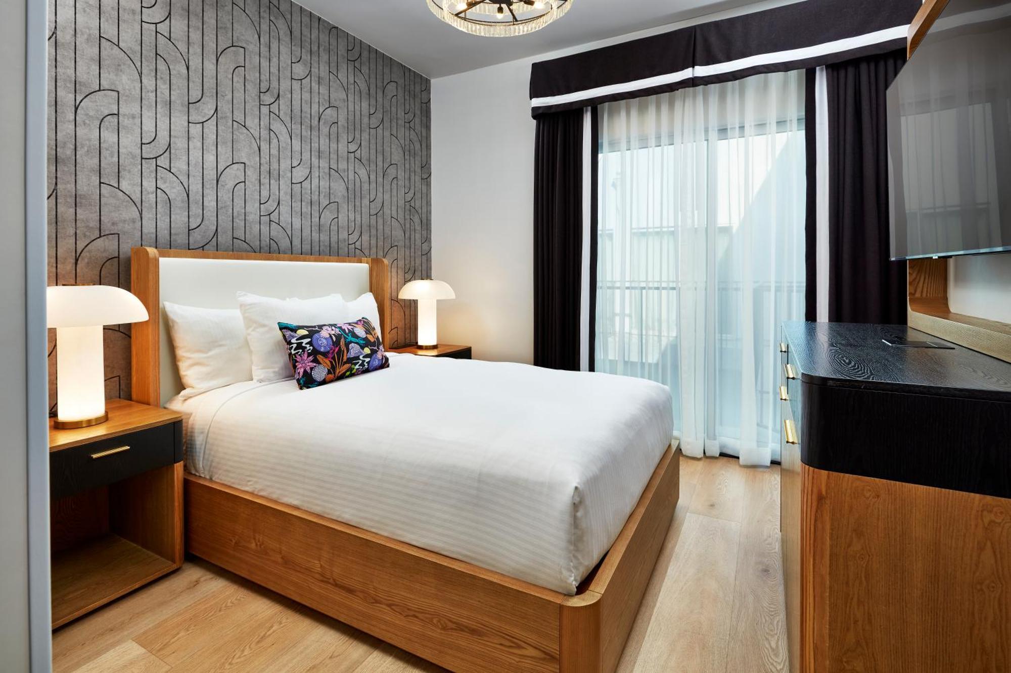 Deluxe Double Room,1705563323:JPEG