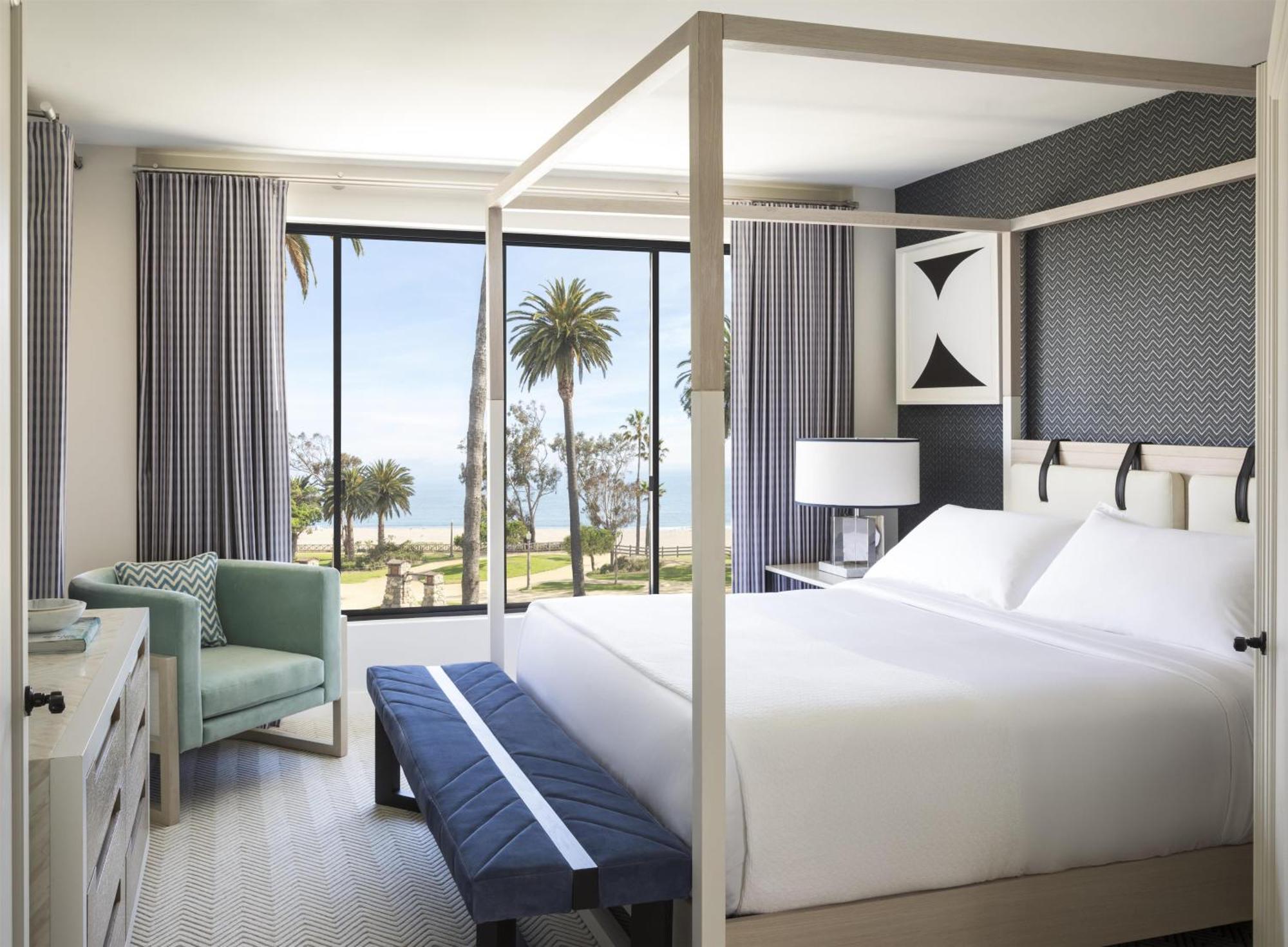 One-Bedroom Oceanfront Penthouse Signature Suite